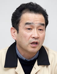 情報システム室長 兼 管理課長 K.W. 氏